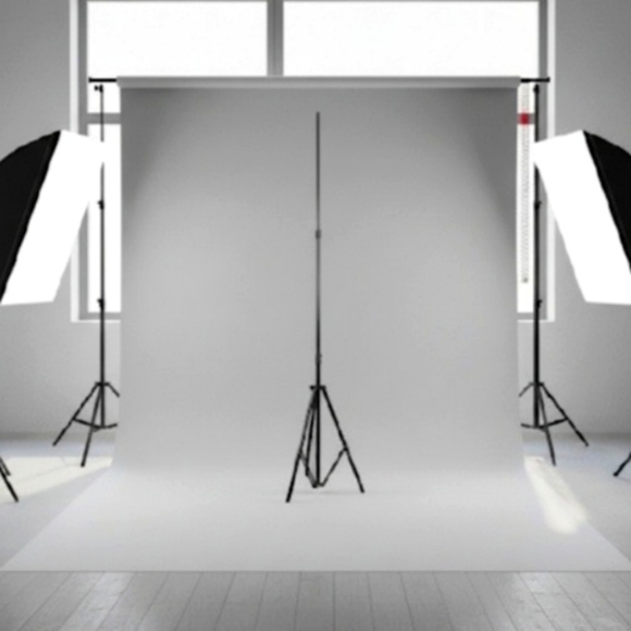 NEEWER PROFESSIONAL ADJUSTABLE PHOTOGRAPHY LIGHT STAND. - Picture 1 of 6